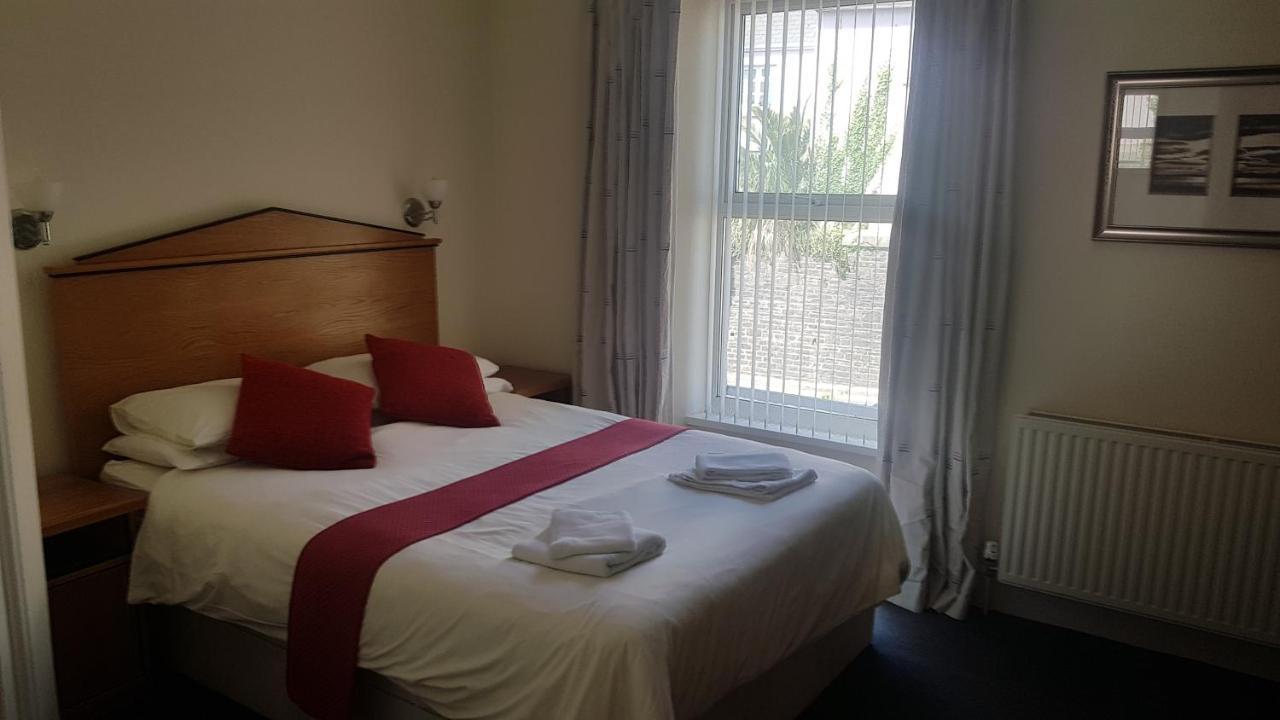 The Hope And Anchor Hotel Goodwick Ngoại thất bức ảnh