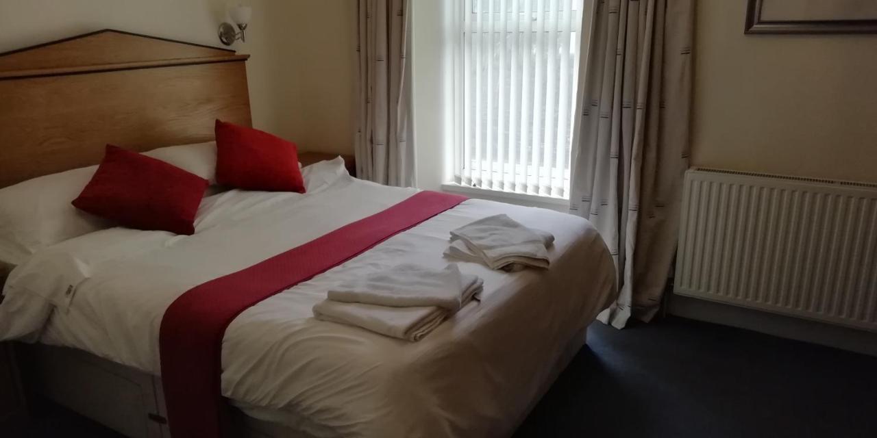 The Hope And Anchor Hotel Goodwick Ngoại thất bức ảnh